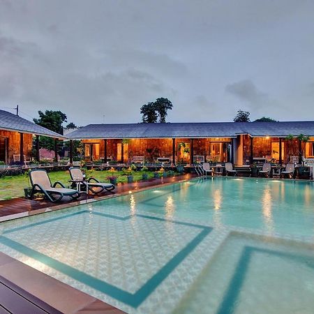Stayvista'S The Earthen Boutique - City Escape With Spacious Pool, Terrace, Lawn & Indoor-Outdoor Games 우다이푸르 외부 사진