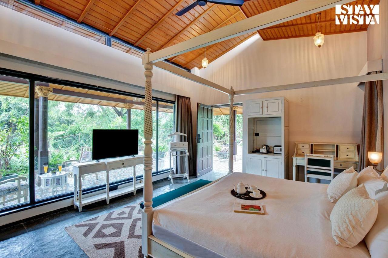 Stayvista'S The Earthen Boutique - City Escape With Spacious Pool, Terrace, Lawn & Indoor-Outdoor Games 우다이푸르 외부 사진